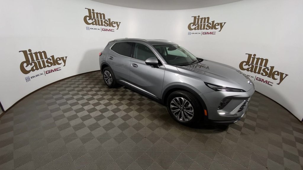 Used 2025 Buick Envision Preferred AWD/4WD image 2
