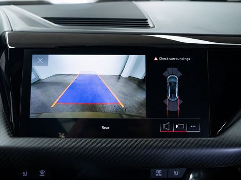 Used 2023 Audi e-tron GT Premium Plus image 13