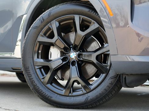 Used 2023 BMW X7 xDrive40i w/ Climate Comfort Package image 62