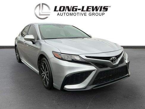 Used 2024 Toyota Camry SE image 10