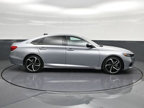 Used 2022 Honda Accord Sport Special Edition image 4