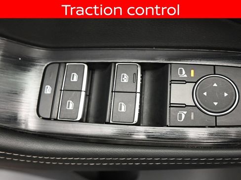 Used 2024 Nissan Rogue SL AWD/4WD image 23