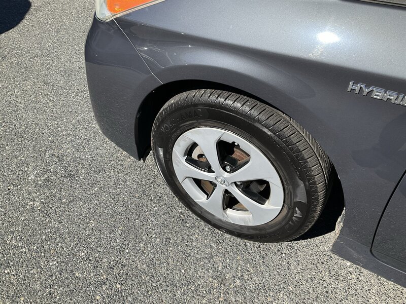 Used 2012 Toyota Prius Two FWD image 9