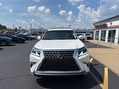 Used 2023 Lexus GX 460 Premium w/ Accessory Package AWD/4WD image 12
