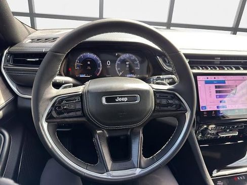 Used 2025 Jeep Grand Cherokee L Overland w/ Trailer Tow Package image 28