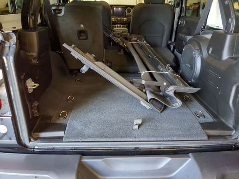 Used 2023 Jeep Wrangler Sahara w/ Safety Group image 18