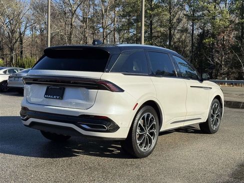 Used 2024 Lincoln Nautilus Reserve image 21