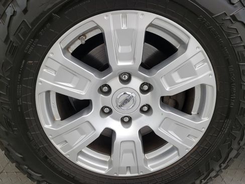 Used 2017 Nissan Titan SV RWD image 31