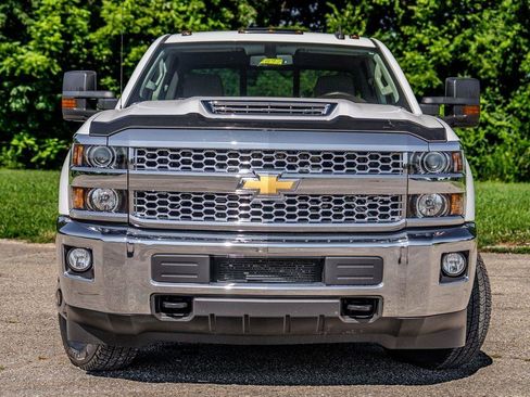 Used 2019 Chevrolet Silverado 3500 LT w/ LT Convenience Package AWD/4WD image 3