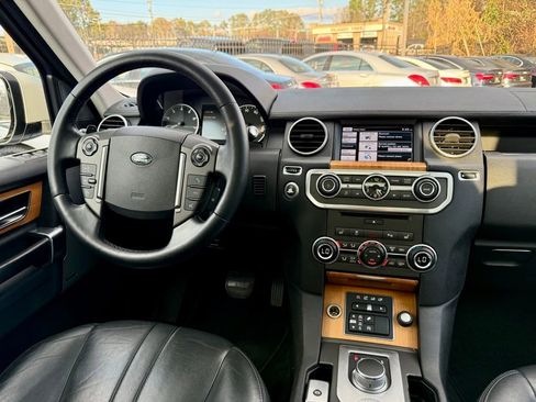 Used 2015 Land Rover LR4 HSE image 17
