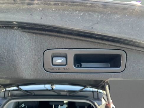 Used 2017 Honda CR-V Touring image 5