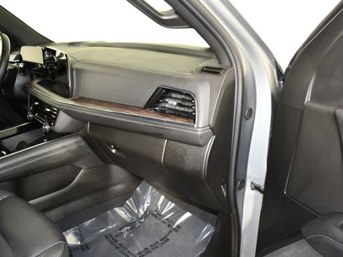 Used 2025 Chevrolet Tahoe Z71 AWD/4WD image 43