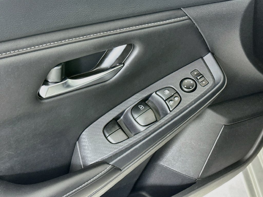Used 2023 Nissan Sentra SV FWD image 18