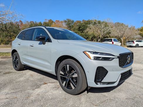 New 2026 Volvo XC60 B5 Plus w/ Protection Package Premier image 16