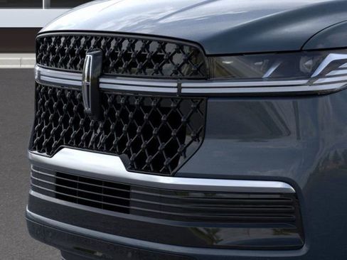 New 2025 Lincoln Navigator Reserve w/ Jet Appearance Package image 18