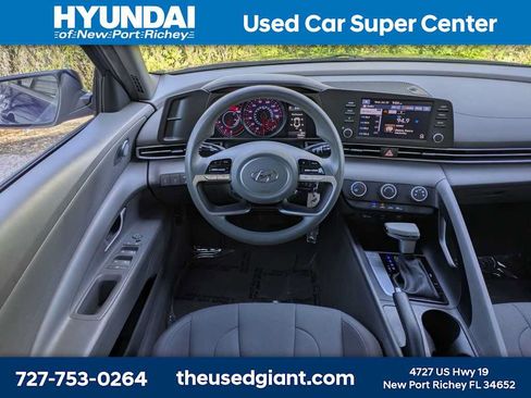 Used 2023 Hyundai Elantra SE w/ Cargo Package FWD image 15