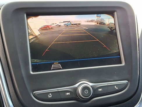 Used 2020 Chevrolet Equinox LT image 17