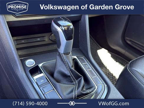 Used 2023 Volkswagen Tiguan SE w/ Panoramic Sunroof Package FWD image 22