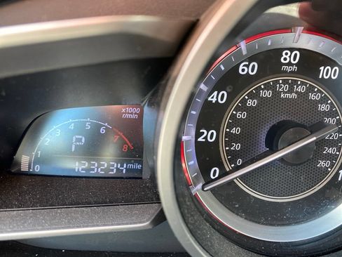 Used 2016 MAZDA MAZDA3 i Sport FWD image 4