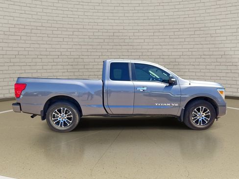 Used 2020 Nissan Titan SV RWD image 4
