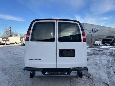 Used 2024 Chevrolet Express 2500 w/ Driver Convenience Package image 5
