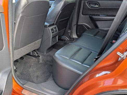 Used 2023 Nissan Rogue SL image 17