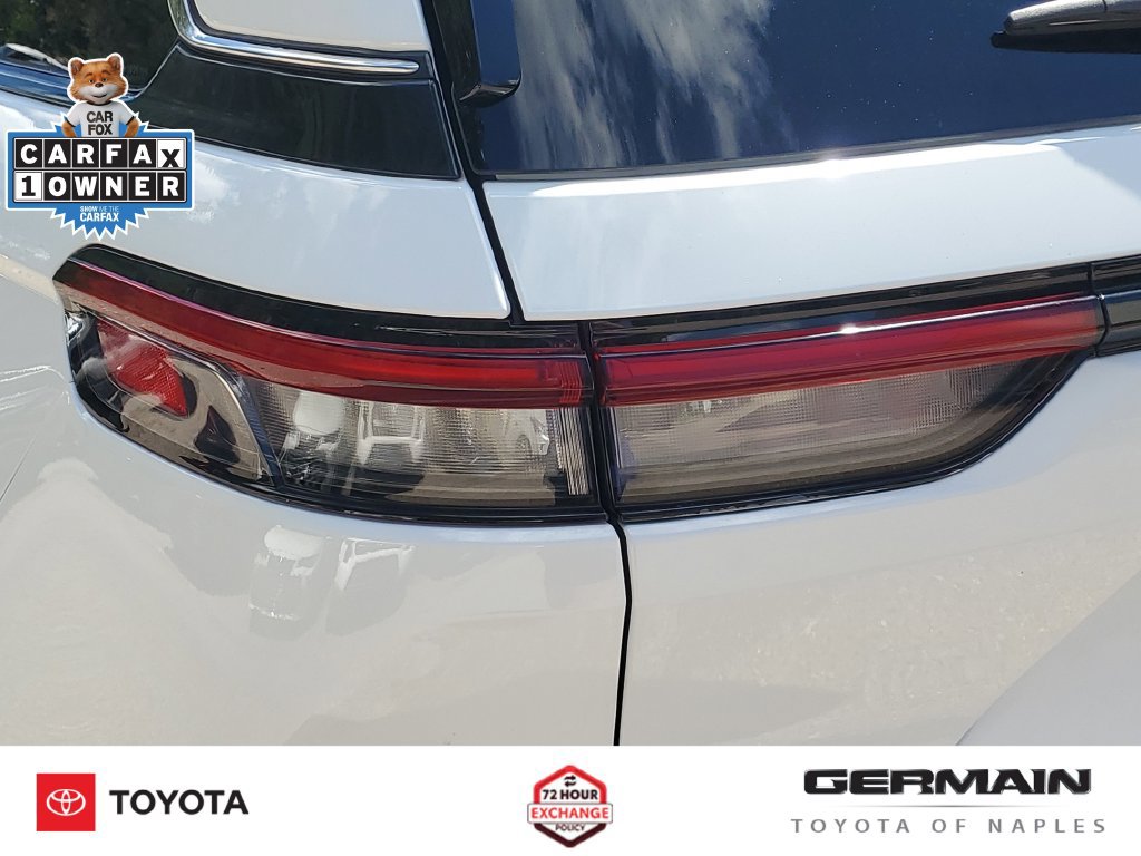 Used 2024 Jeep Grand Cherokee Laredo RWD image 16