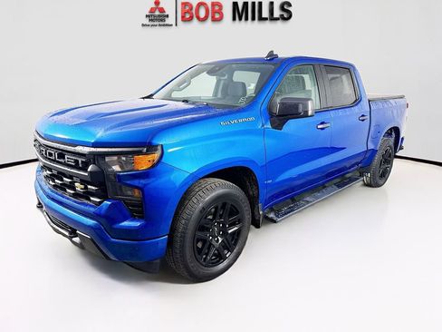 Used 2022 Chevrolet Silverado 1500 Custom image 3
