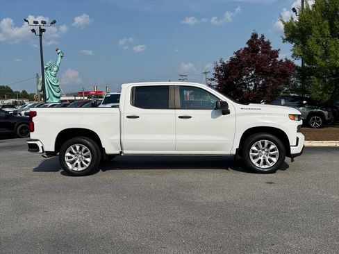 Used 2021 Chevrolet Silverado 1500 Custom w/ Safety Confidence Package RWD image 2