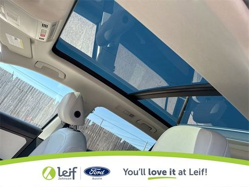 Used 2018 Volkswagen Tiguan SE w/ Panoramic Sunroof Package image 20