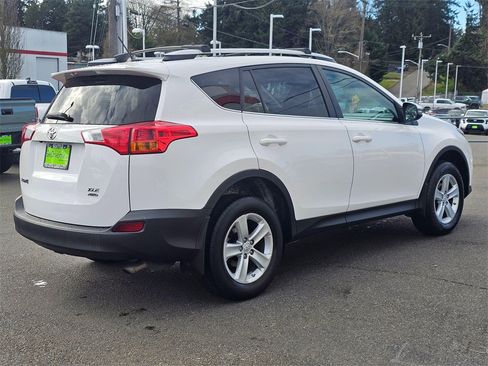 Used 2013 Toyota RAV4 XLE image 7