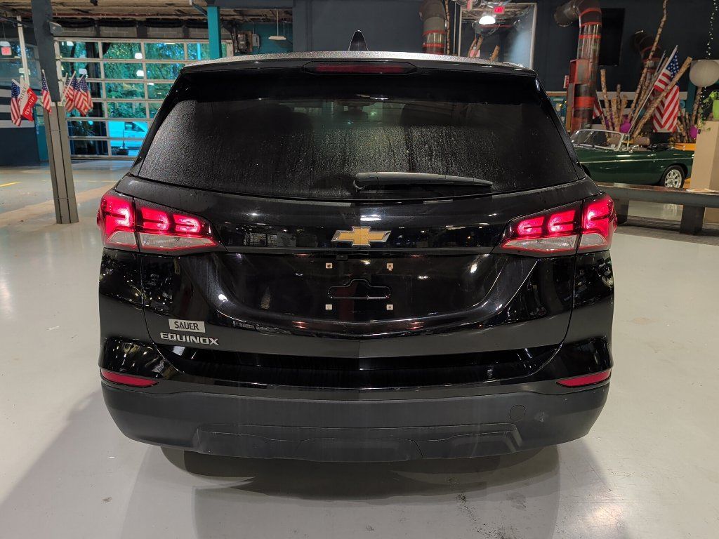 Used 2023 Chevrolet Equinox LS w/ LS Convenience Package FWD image 9