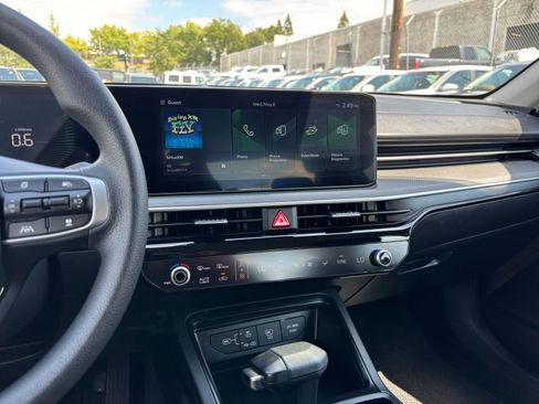 Used 2025 Kia K5 LXS FWD image 17