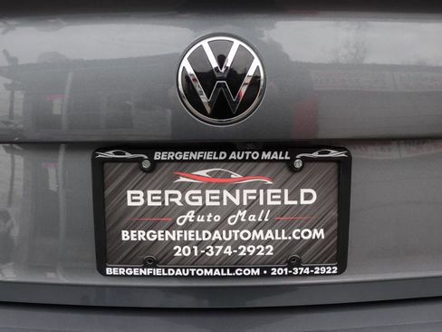 Used 2024 Volkswagen Jetta SE image 55