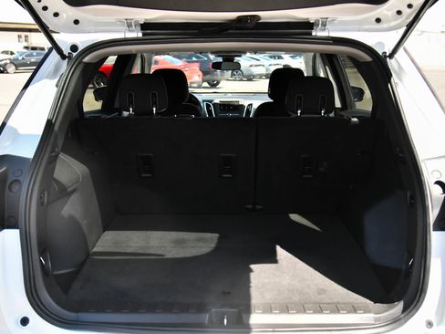 Used 2020 Chevrolet Equinox LT image 37