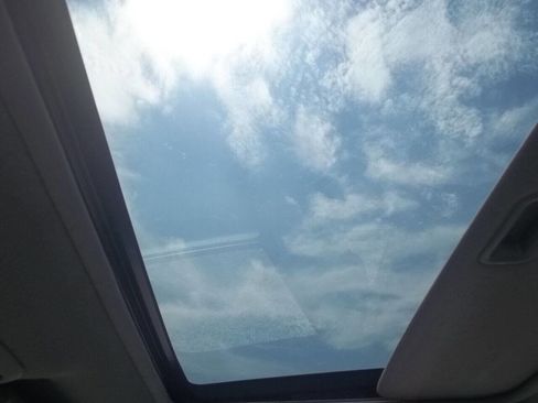 Used 1998 Toyota Camry LE image 2