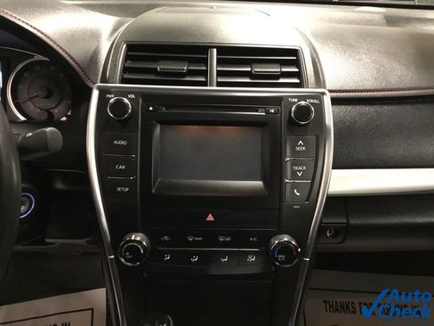 Used 2017 Toyota Camry SE w/ Moonroof Package image 49