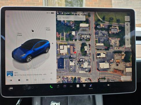 Used 2023 Tesla Model Y Long Range image 39