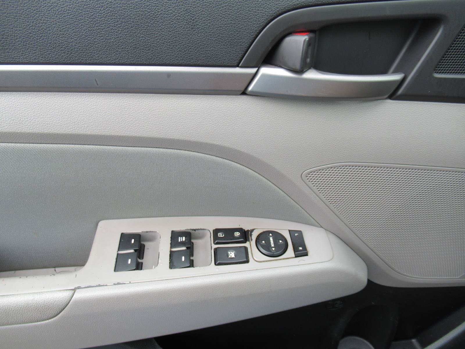 Used 2018 Hyundai Elantra SEL FWD image 20