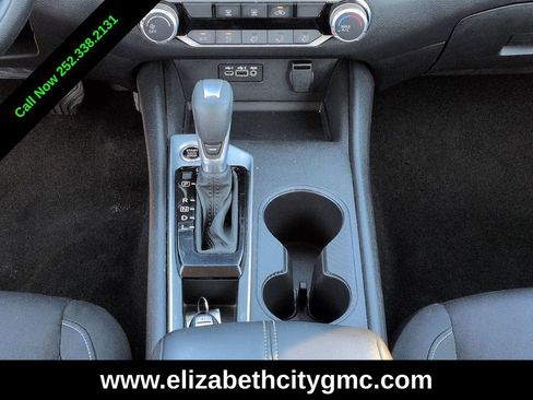 Used 2025 Nissan Altima 2.5 SV FWD image 19