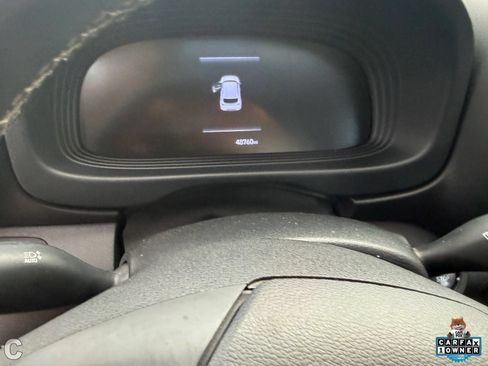 Used 2024 Hyundai Venue SEL FWD image 20