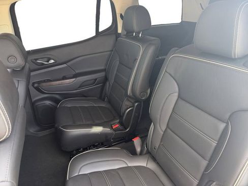 Used 2023 GMC Acadia Denali image 16