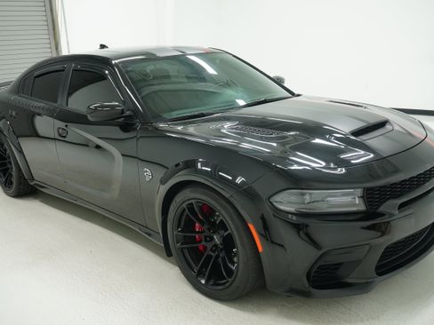 Used 2021 Dodge Charger SRT Hellcat w/ Carbon/Suede Interior Package RWD image 3