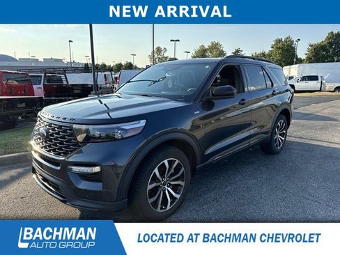 Used 2023 Ford Explorer ST-Line w/ Class IV Trailer Tow Package AWD/4WD image 3