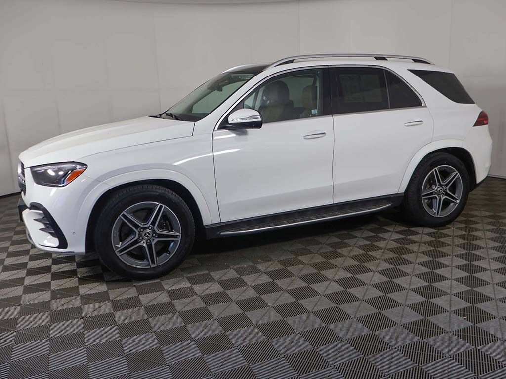 Used 2024 Mercedes-Benz GLE 450 4MATIC w/ AMG Line Exterior image 20