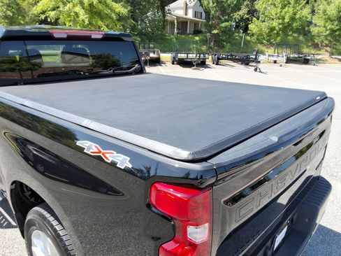 Certified 2024 Chevrolet Silverado 1500 Custom w/ LPO, Dark Essentials Package AWD/4WD image 18