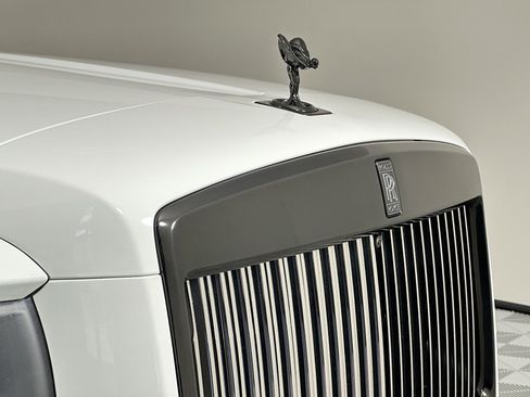 Certified 2023 Rolls-Royce Cullinan Black Badge image 31