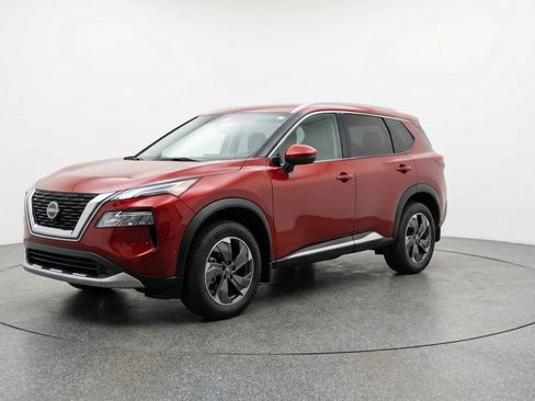 Used 2025 Nissan Rogue SV FWD image 3
