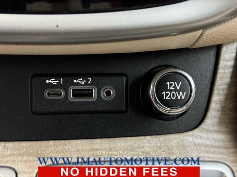 Used 2020 Nissan Murano SV image 32