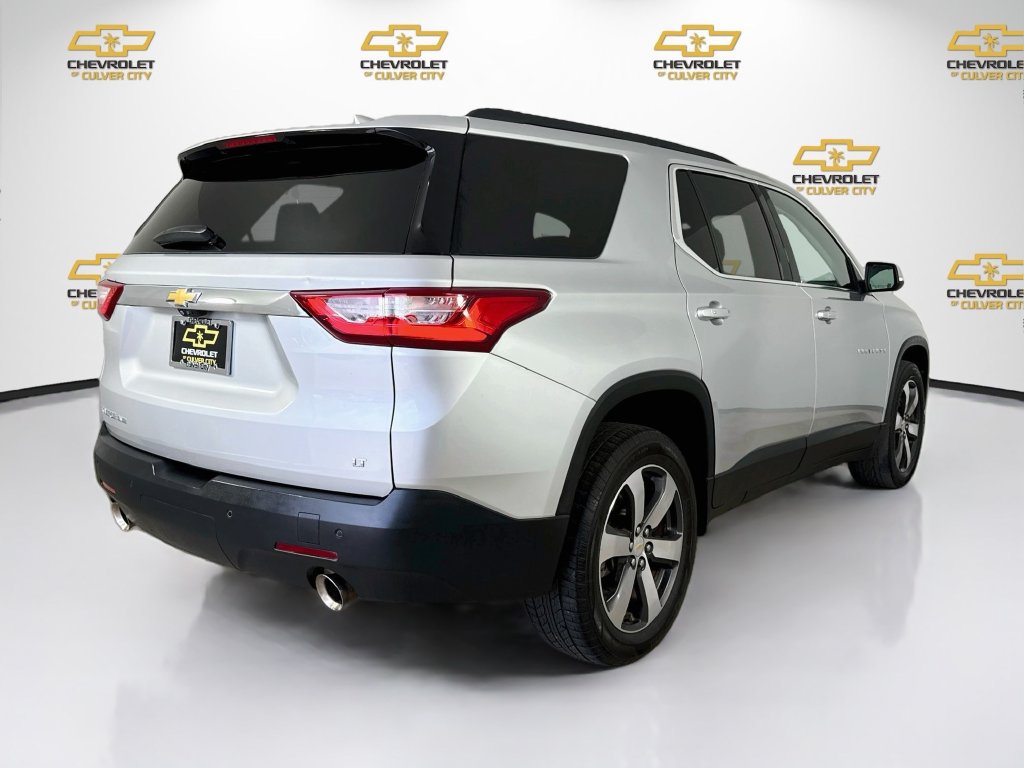 Used 2021 Chevrolet Traverse LT w/ LT Premium Package AWD/4WD image 8
